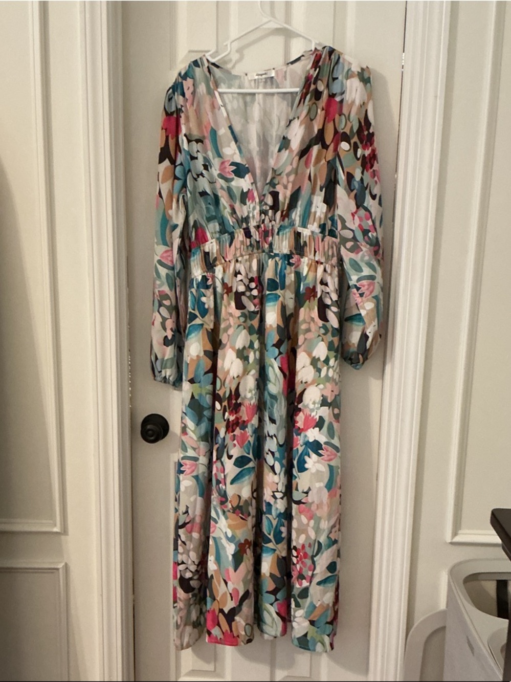 Sissyaki Floral V-Neck Midaxi Dress in Multicolor Large